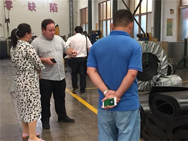 加拿大客戶來廠參觀麻豆精品免费观看並洽談合作事宜